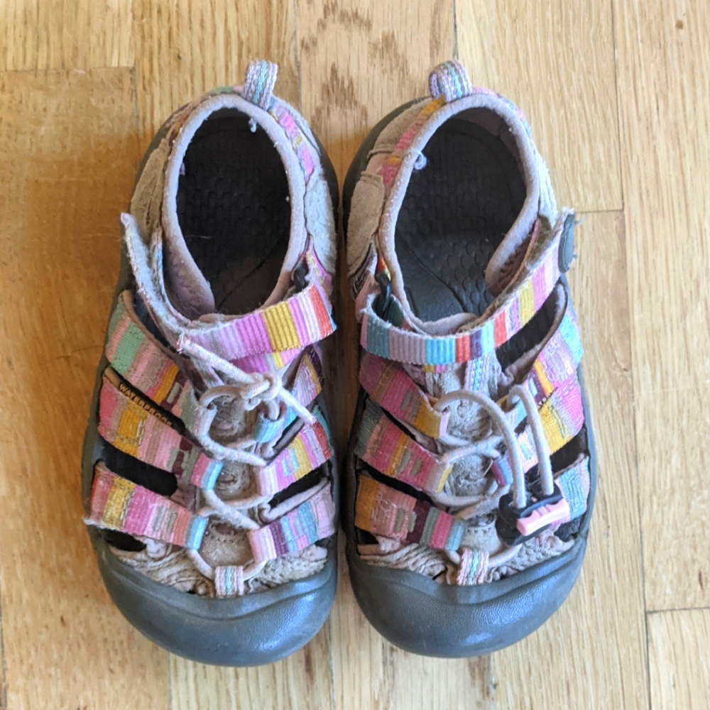 Keens girl shoes